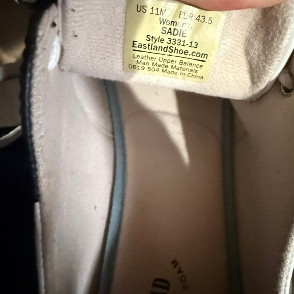 Eastland Sadie Saddle Shoes Womens Black White Leather Oxford Memory Foam 11 - Picture 4 of 13